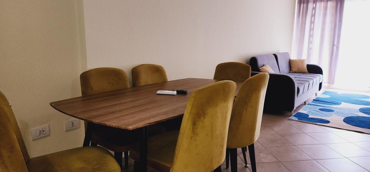Pleasant Apartment With Free Dedicated Parking In Komuna E Parisit 티라나 외부 사진