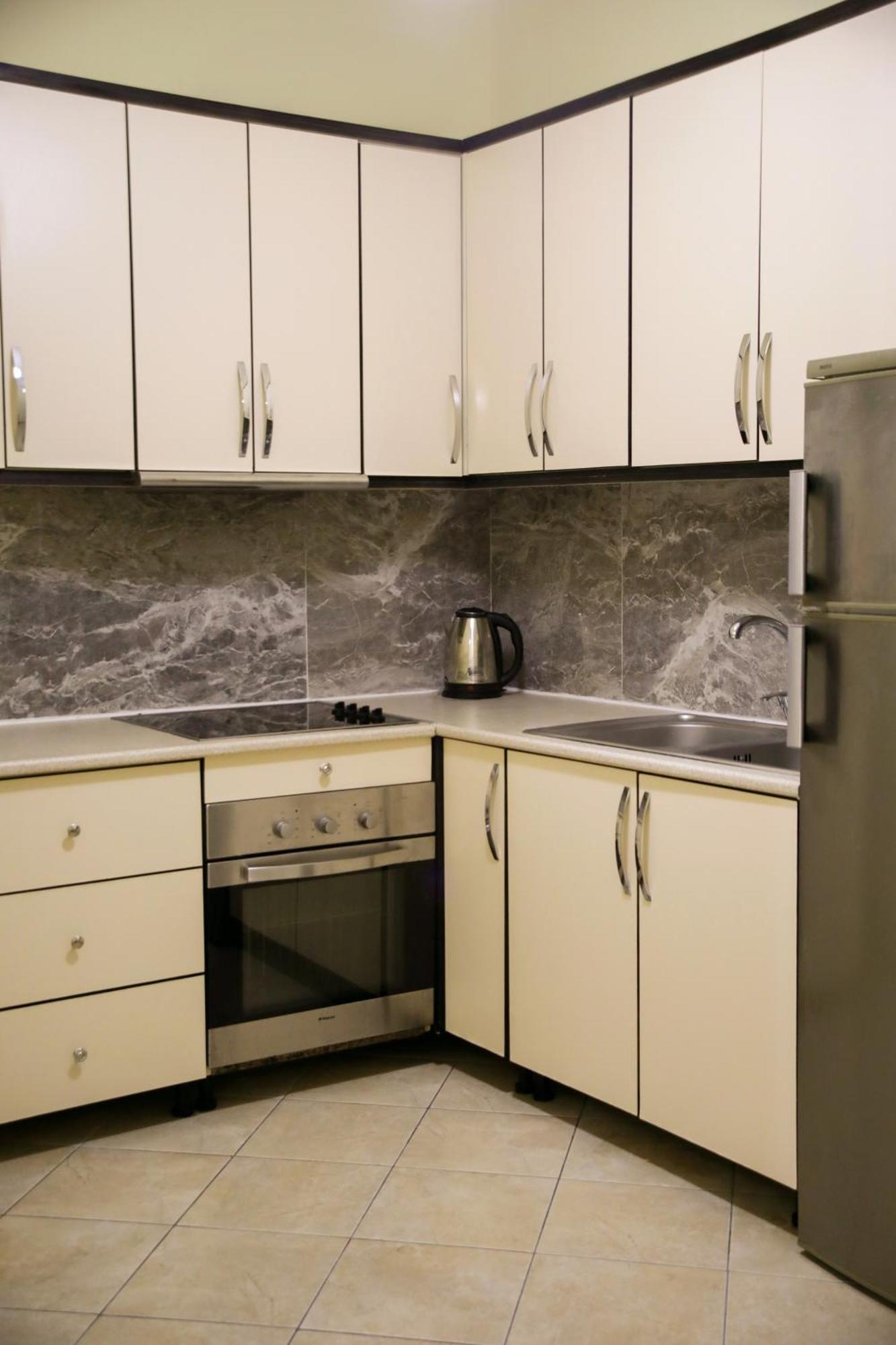 Pleasant Apartment With Free Dedicated Parking In Komuna E Parisit 티라나 외부 사진